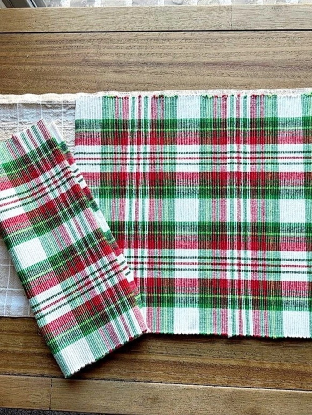 Holiday Green & Red Plaid Kitchen Linens (2 sets of 2)